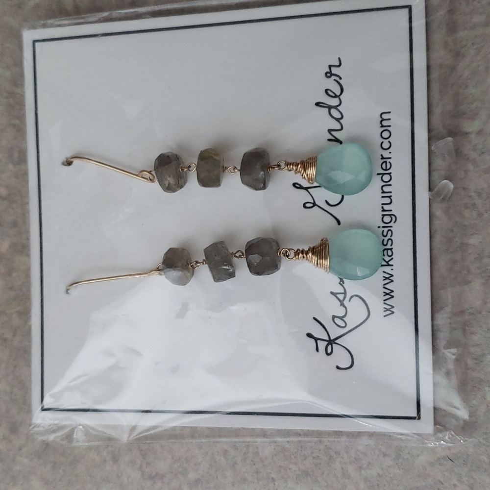 Chalcedony and Labradorite Kassi Grunder earrings - Picture 4 of 4